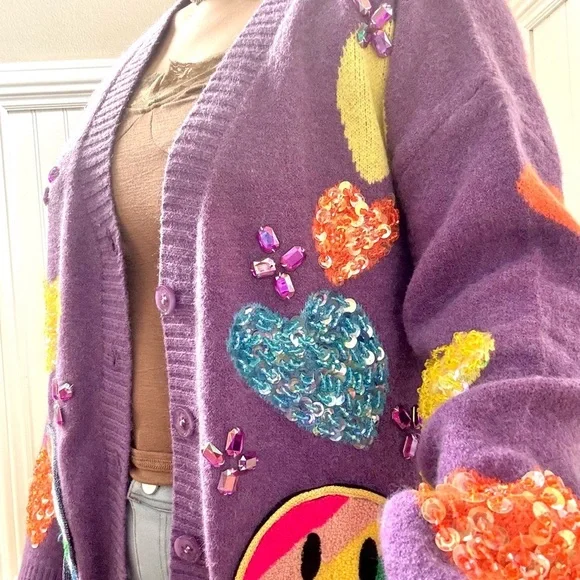 Vibrant Heart Patterned Women's Cardigan - Picture 4 of 9